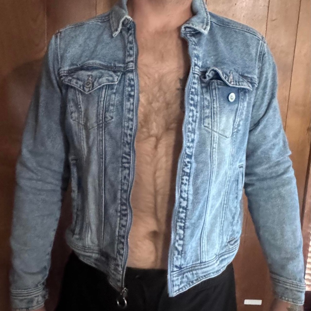 Classic light wash Hollister zip front denim jacket